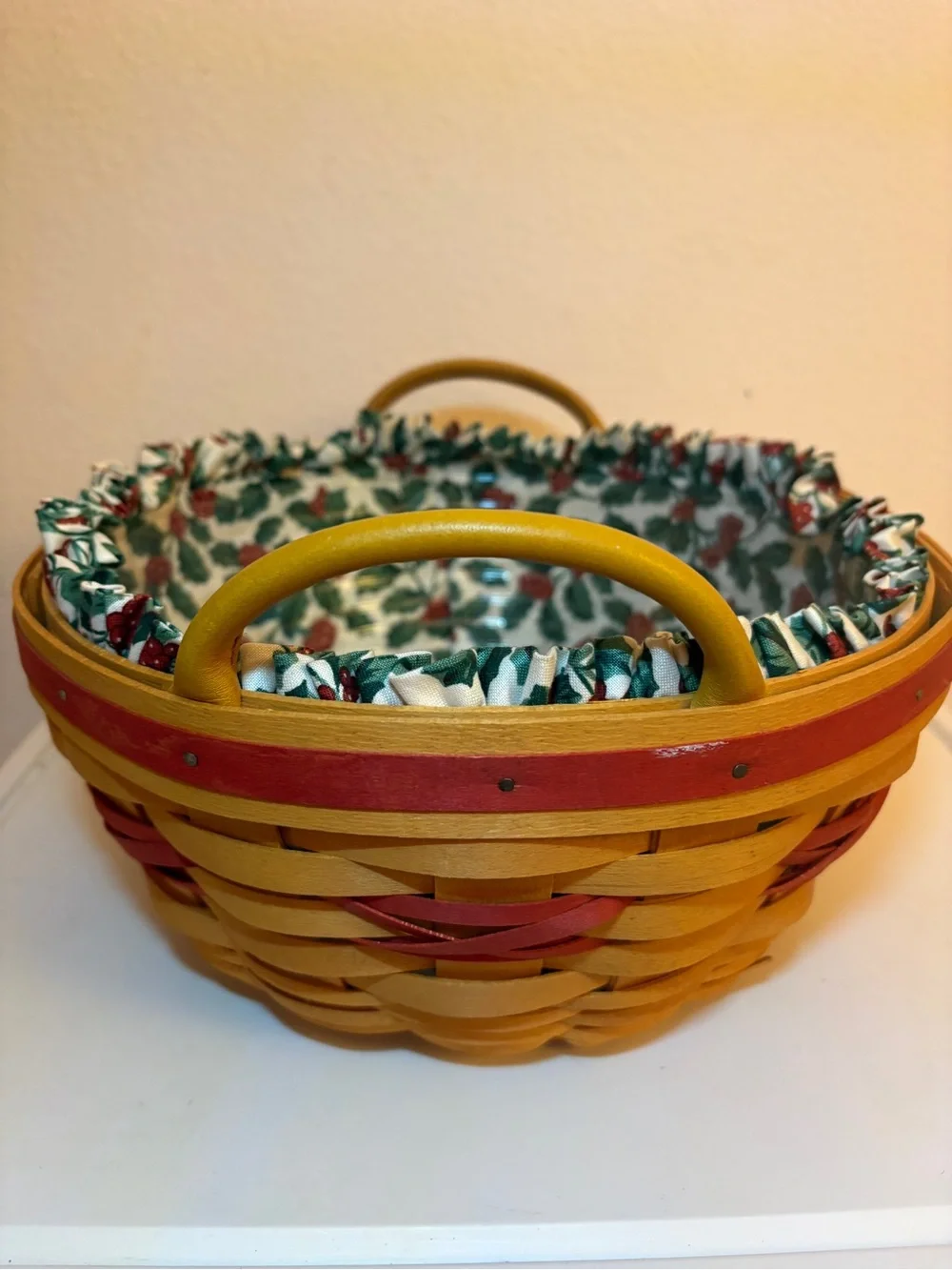 Vintage Longaberger 1999 Christmas Collection Popcorn Basket, Holly Berry Liner